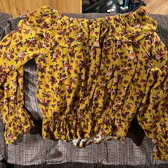 Altar’d state top - Picture 4 of 6